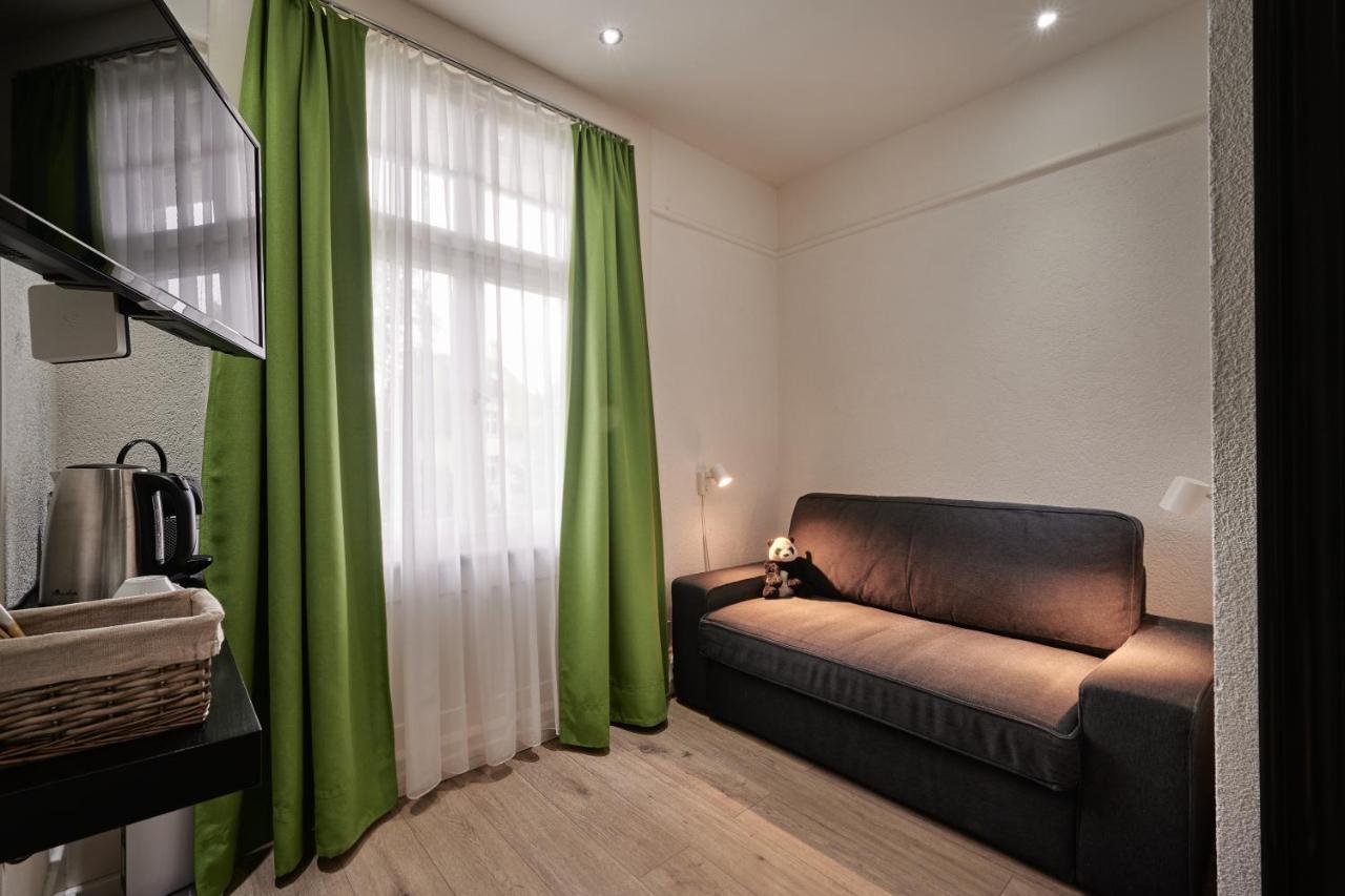 Max Aviation Villa & Apartments Берн Екстериор снимка
