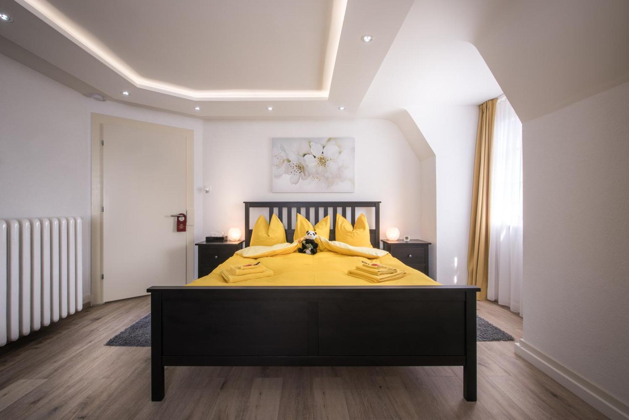 Max Aviation Villa & Apartments Берн Екстериор снимка