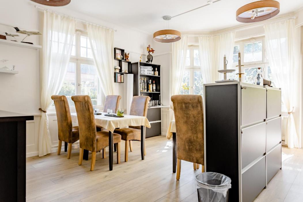 Max Aviation Villa & Apartments Берн Екстериор снимка