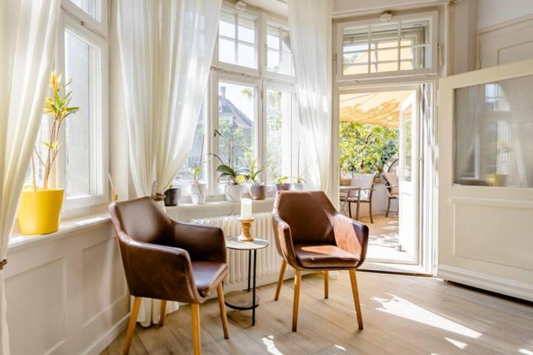 Max Aviation Villa & Apartments Берн Екстериор снимка
