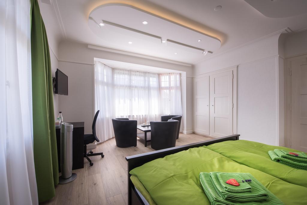 Max Aviation Villa & Apartments Берн Екстериор снимка