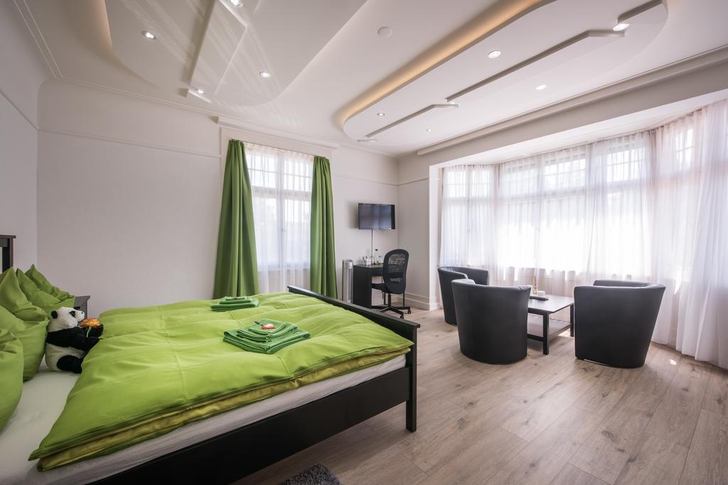 Max Aviation Villa & Apartments Берн Екстериор снимка