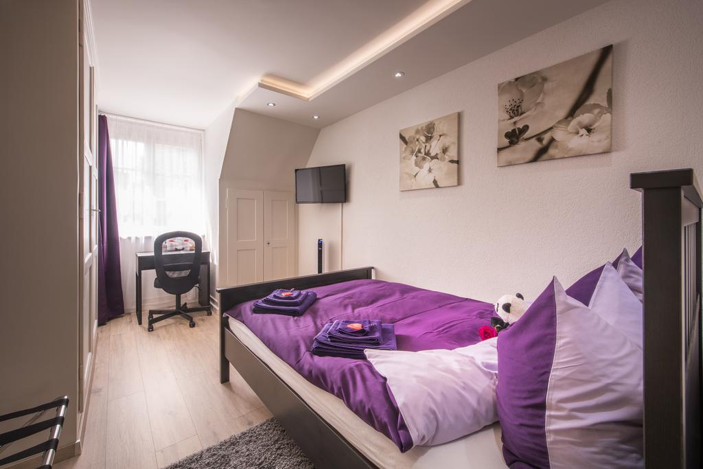 Max Aviation Villa & Apartments Берн Екстериор снимка