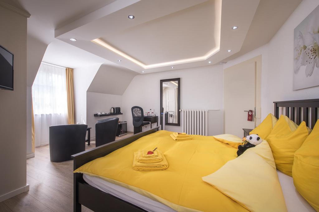 Max Aviation Villa & Apartments Берн Екстериор снимка