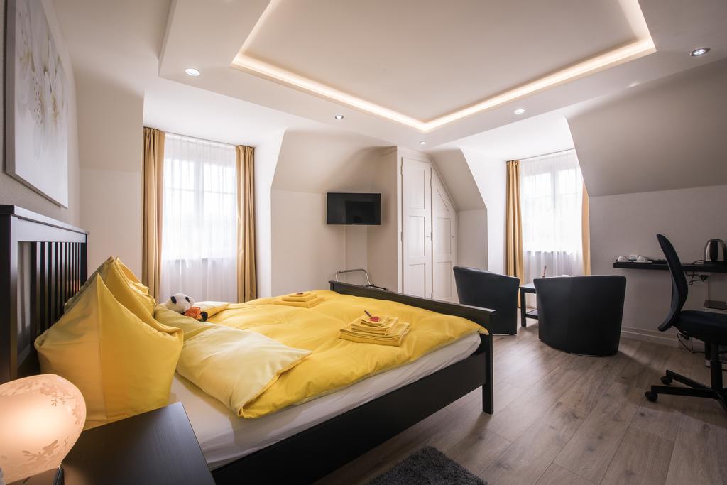 Max Aviation Villa & Apartments Берн Екстериор снимка