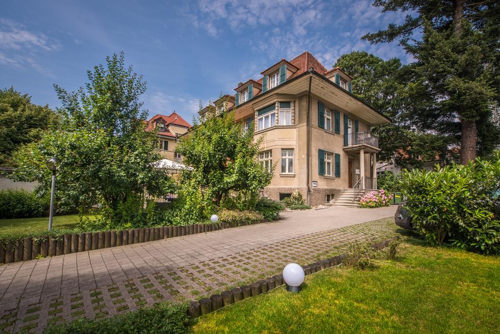 Max Aviation Villa & Apartments Берн Екстериор снимка