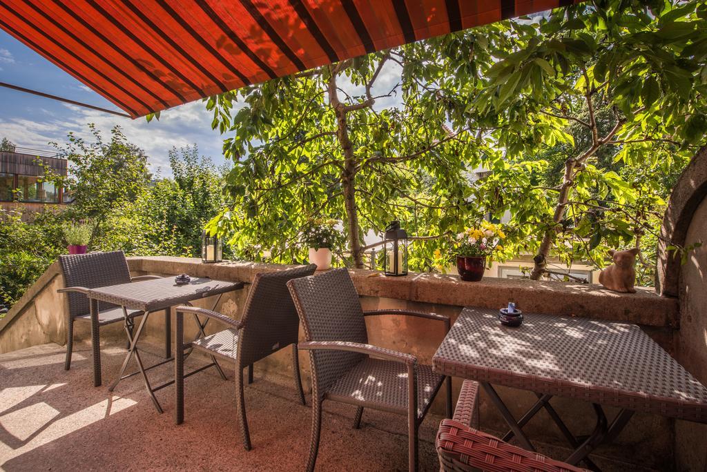 Max Aviation Villa & Apartments Берн Екстериор снимка