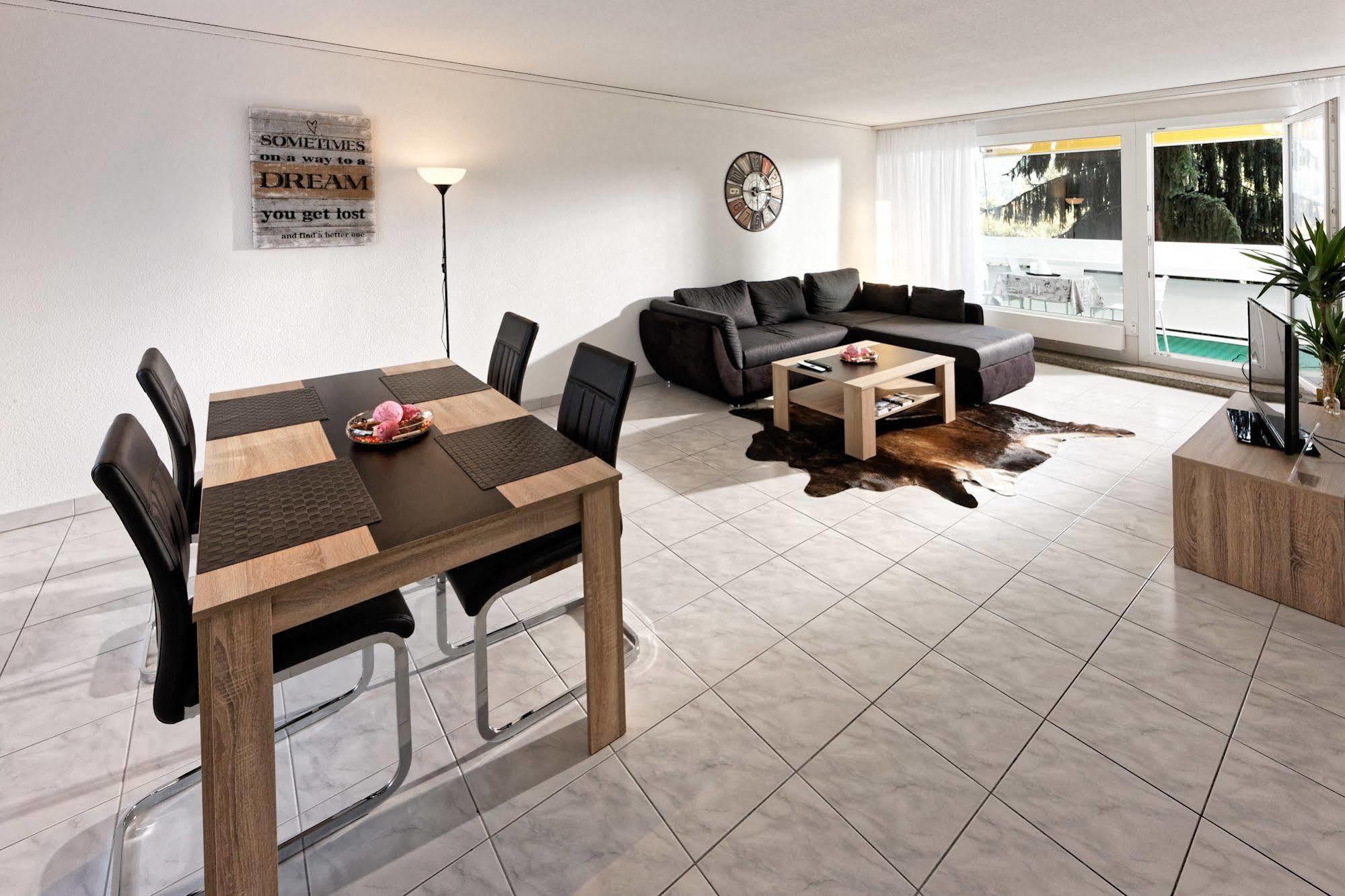 Max Aviation Villa & Apartments Берн Екстериор снимка