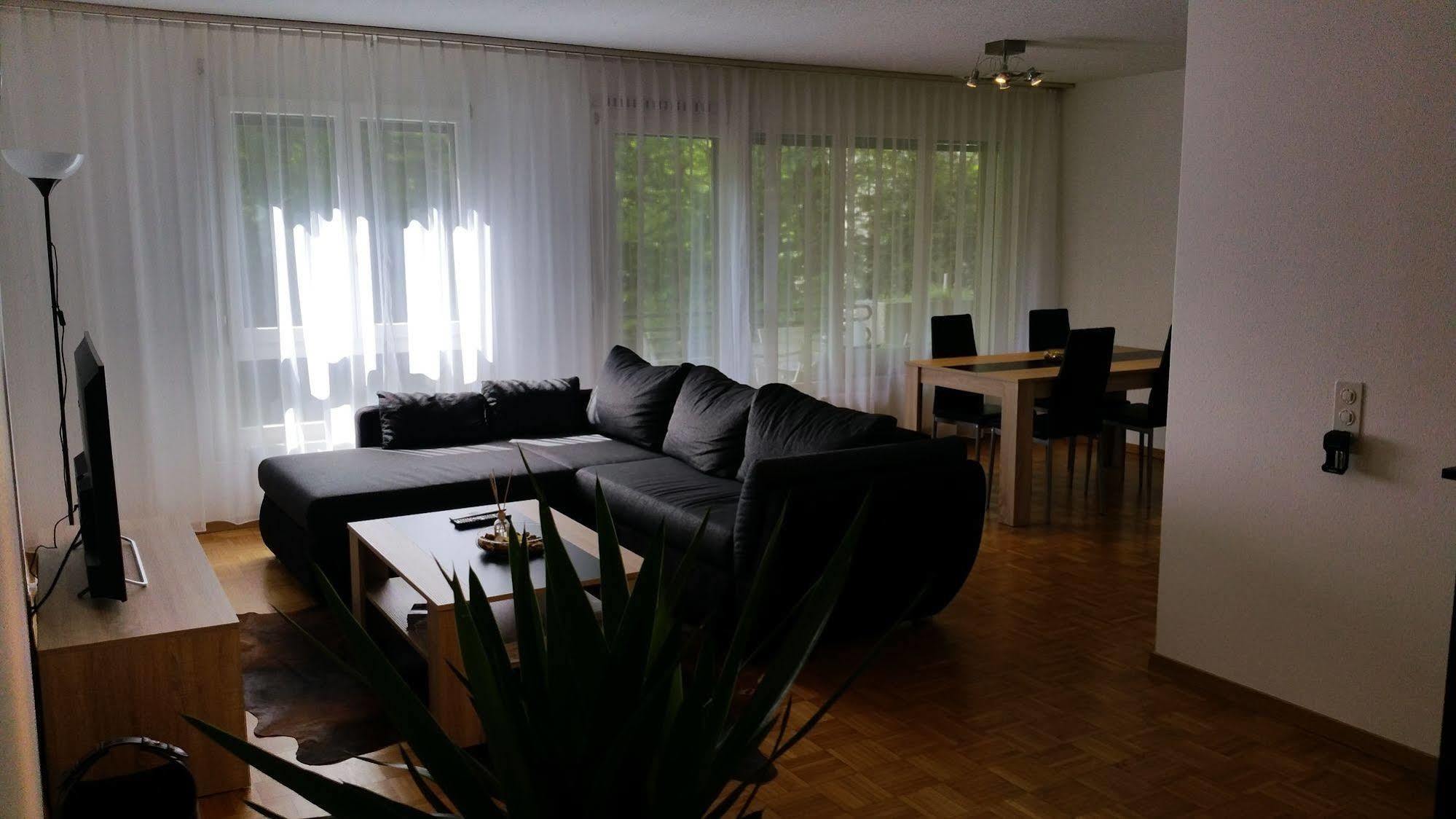 Max Aviation Villa & Apartments Берн Екстериор снимка