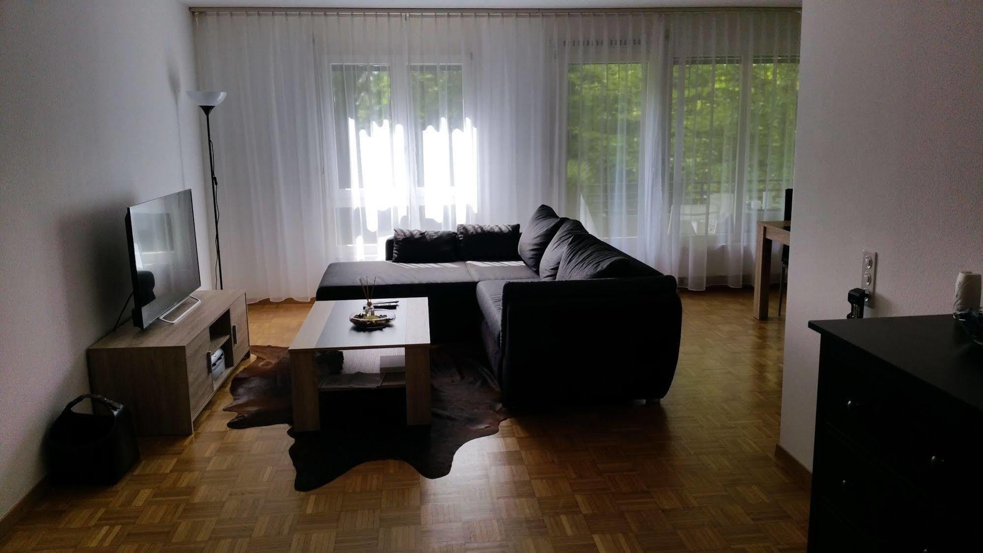 Max Aviation Villa & Apartments Берн Екстериор снимка