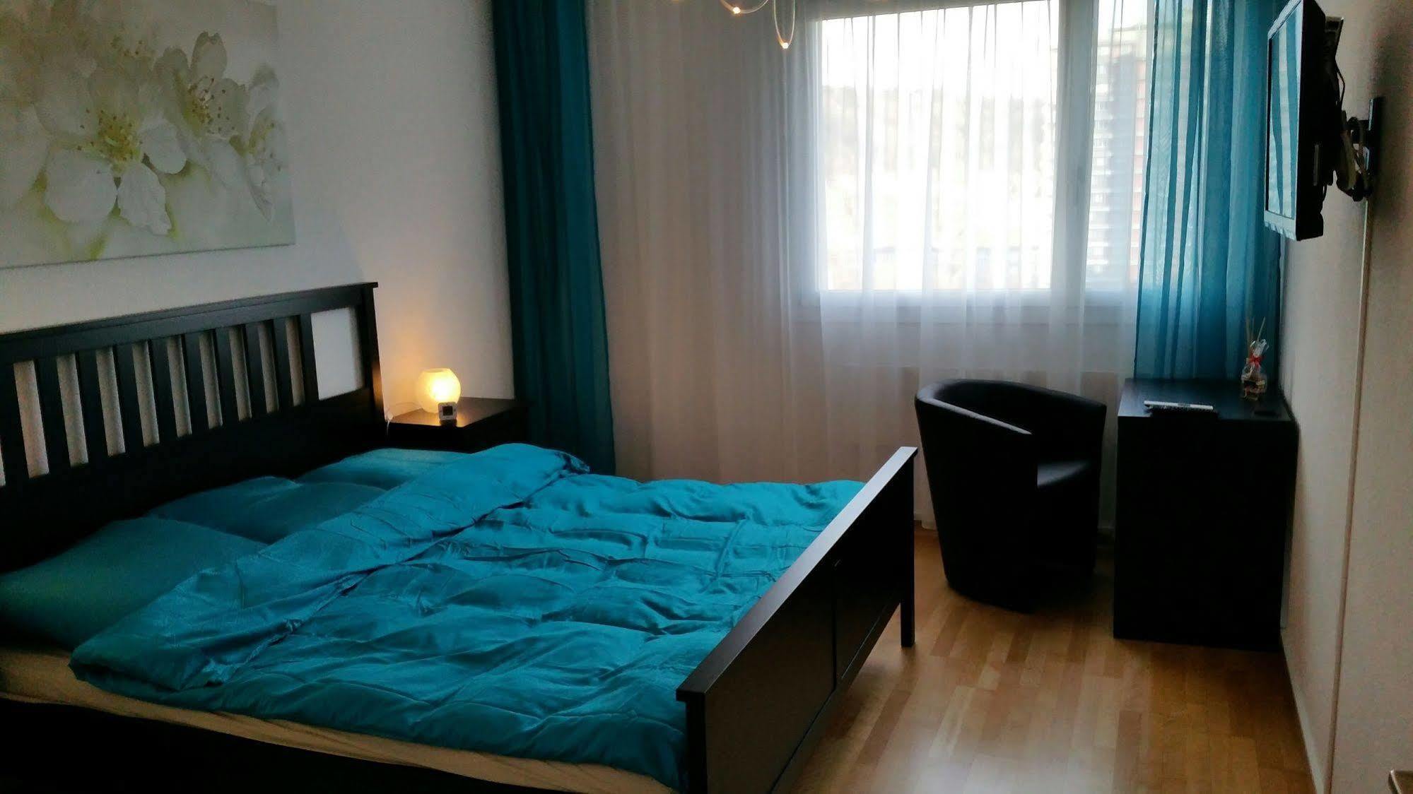 Max Aviation Villa & Apartments Берн Екстериор снимка